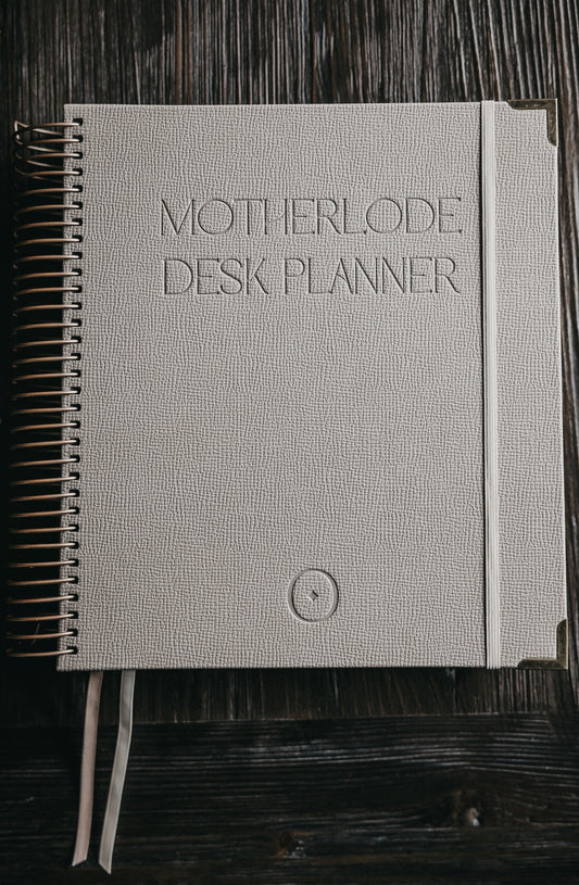 PRE-ORDER Visone Undated Weekly Desk Planner
